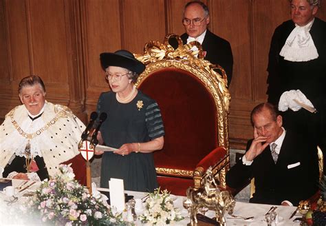 ‘Annus Horribilis’: Why Queen Elizabeth II Called 1992。